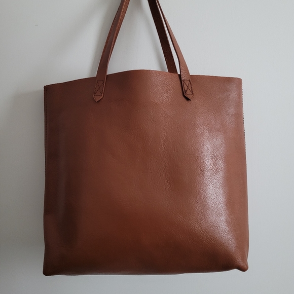 Madewell Transport Tote in English Saddle - Picture 4 of 9